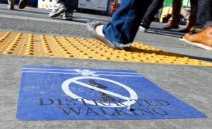 distracted-walking